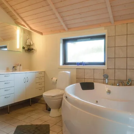 Nyaraló Four-Bedroom Holiday Home In Farso